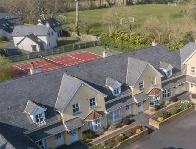 Дом отдыха Faithlegg Mews *